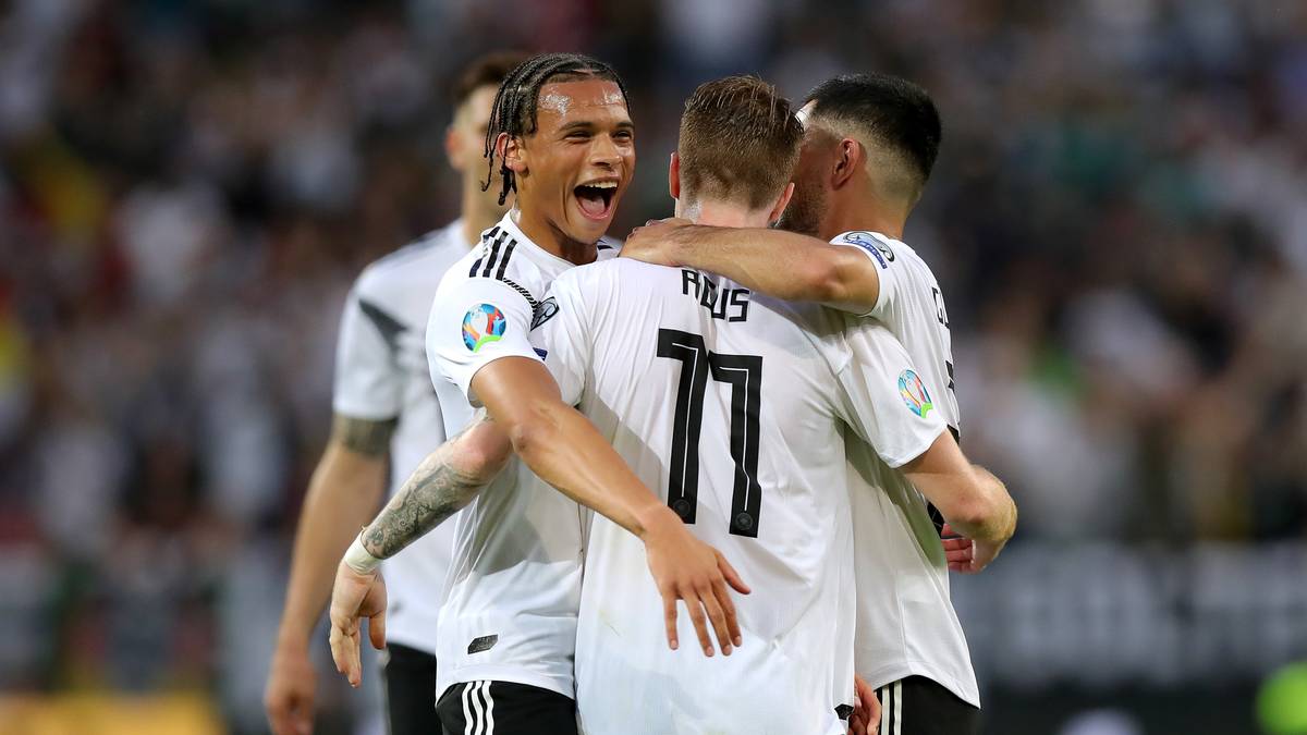 8:0 - ESTLAND (11. Juni 2019): Zum Saisonende wirbelt das Nationalteam in der EM-Qualifikation die völlig überforderten Esten durcheinander. Leroy Sané (l.) brilliert, Marco Reus und Serge Gnabry treffen jeweils doppelt
