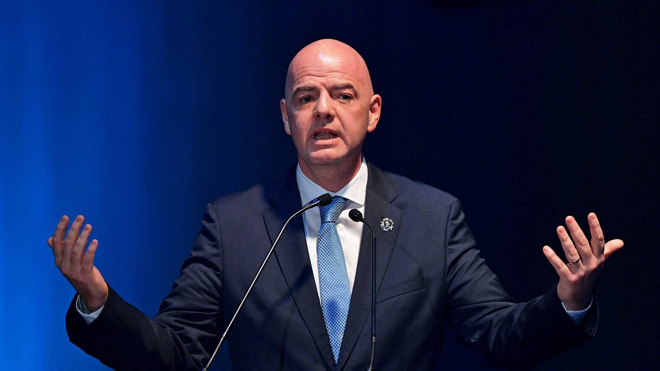 FIFA-Boss verurteilt Rassismus