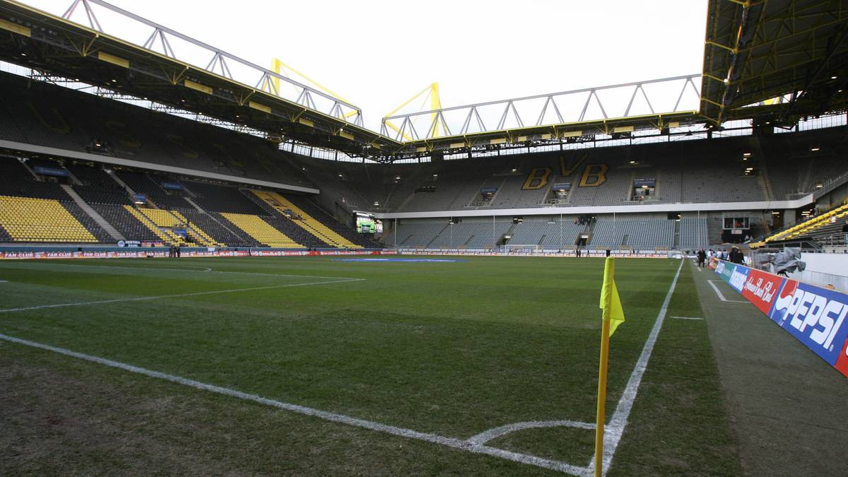 Am 1. Dezember 2005 wird aus dem Westfalenstadion der Signal Iduna Park. Für die Namensrechte des Stadions erlöst die Borussia jährlich geschätzte fünf Millionen Euro
