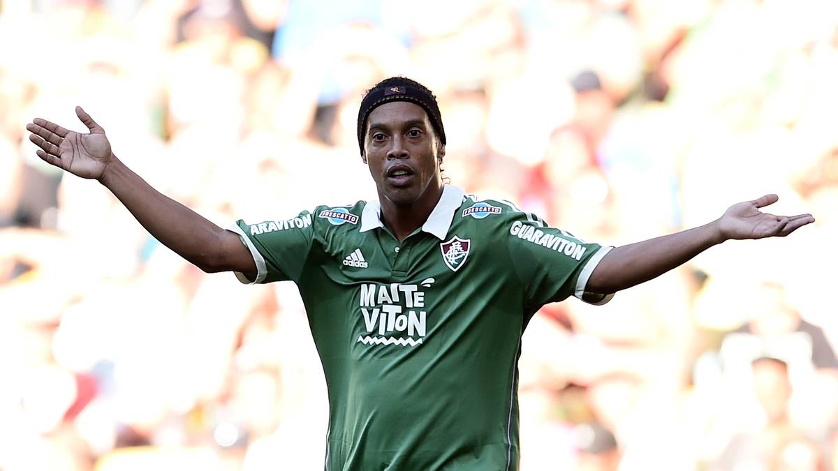 Als Ronaldinho 2012 zu Atletico Mineiro wechselte, wollte der zweimalige Weltfußballer jeglichem Ärger aus dem Weg gehen. Nicht etwa, indem er seine Eskapaden einstellte, sondern indem er sie sich vertraglich genehmigen ließ