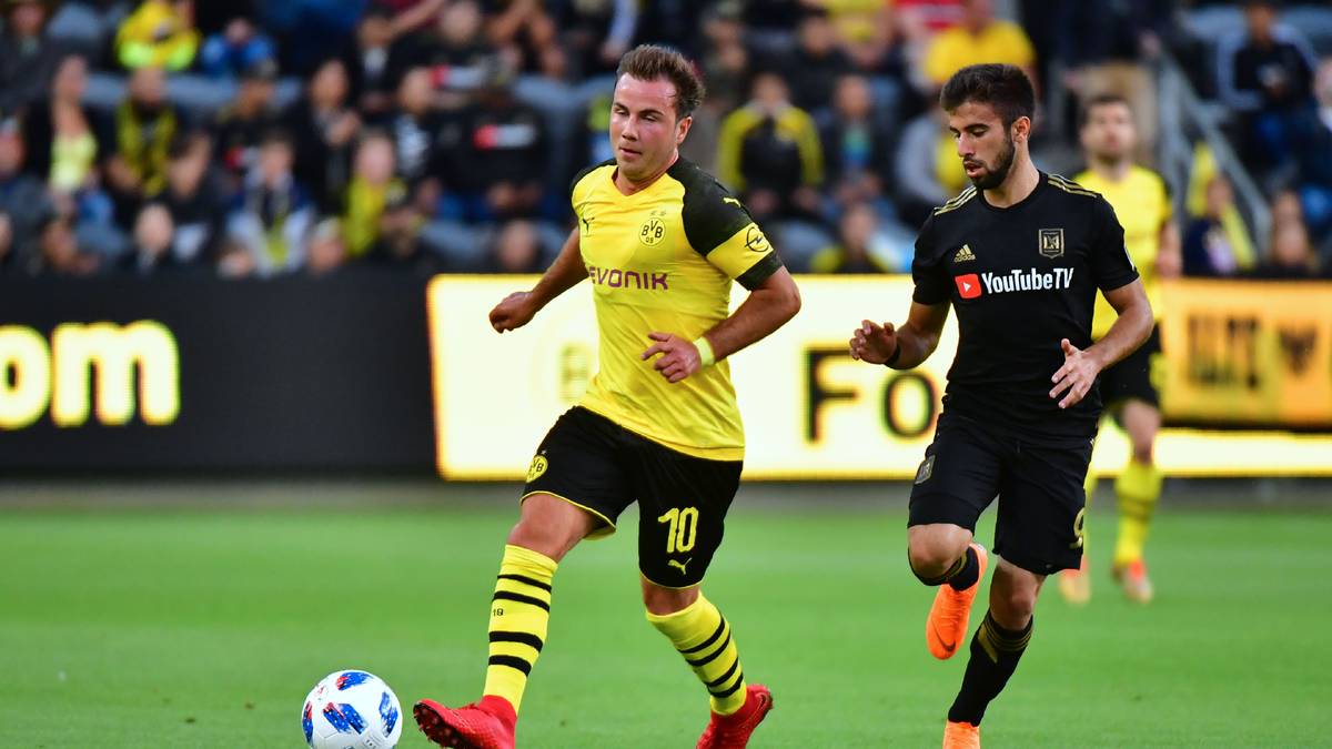 Viele Fehlpässe, wenig Kreativität: Mario Götze (l.) und seine Kollegen hinterließen im letzten Spiel von Trainer Peter Stöger und Torwart Roman Weidenfeller ein enttäuschendes Bild. Kein Wunder, dass sich in den kommenden Wochen einiges ändern wird