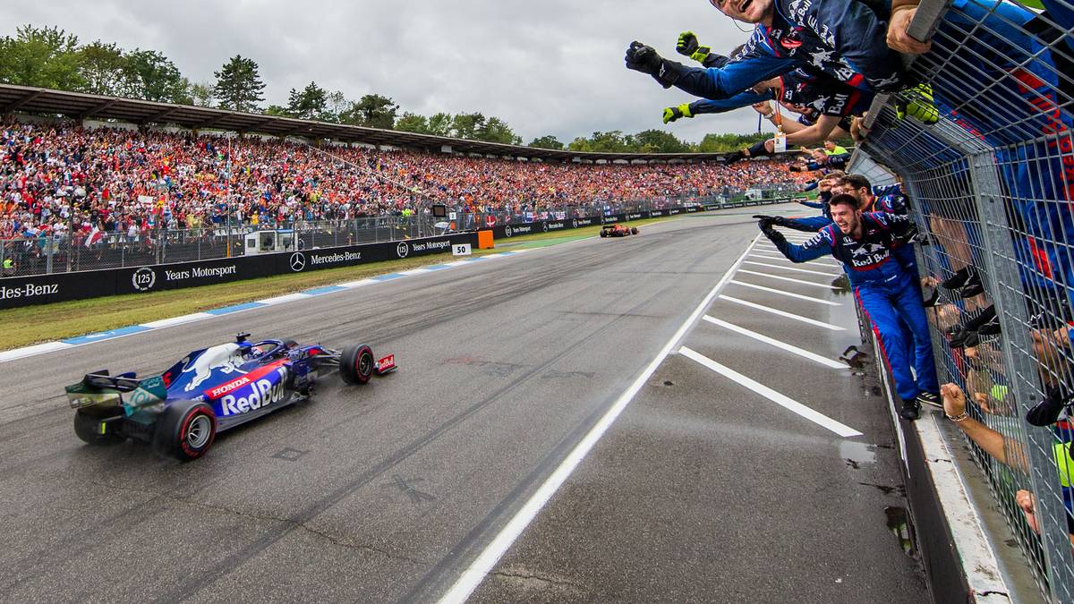 TORO ROSSO und Daniil KWJAT – Der erste Podestplatz für das kleine Team aus Faenza seit dem Sieg von Sebastian Vettel im Regen von Monza vor fast 11 Jahren ist eine fette Überraschung! Aber auch das muss man können – Chancen nutzen, wenn sie sich bieten
