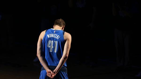 Dirk Nowitzki wurde mit der Nummer 41 zur NBA-Legende bei den Dallas Mavericks