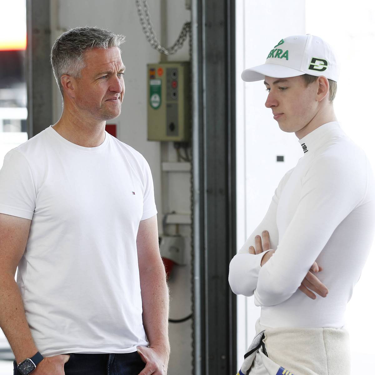 Im AvD Motor & Sport Magazin spricht David Schumacher über seine mögliche Zukunft in der Formel 1. Außerdem erklärt er, was ihn an seinem Vater Ralf am meisten nervt.