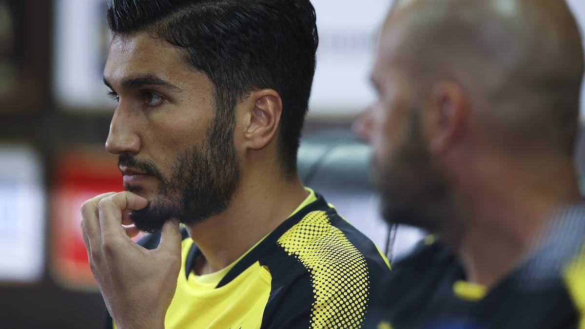 Bosz schwärmt von seiner ersten Option auf der Sechs: "Das ist eine sehr wichtige Position. Es ist entscheidend, dass er versteht, was wir erwarten. Und Nuri ist ein intelligenter Spieler." Tatsächlich scheint der 28-Jährige das neue System schnell begriffen zu haben und als Chefstratege qualifiziert. SPORT1-Note 2,5