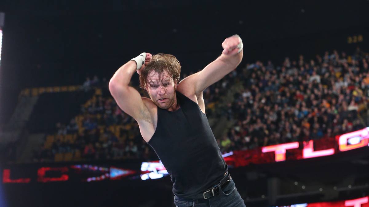 Dean Ambrose wirft sich gegen Kevin Owens ins Geschehen