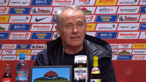 Lucas Höler ging in der eigenen Hälfte nach einem Trikotzupfer von Kevin Vogt zu Boden. Schiedsrichter Frank Willenborg ließ weiterspielen. Für diese Entscheidung hat Christian Streich kein Verständnis. 