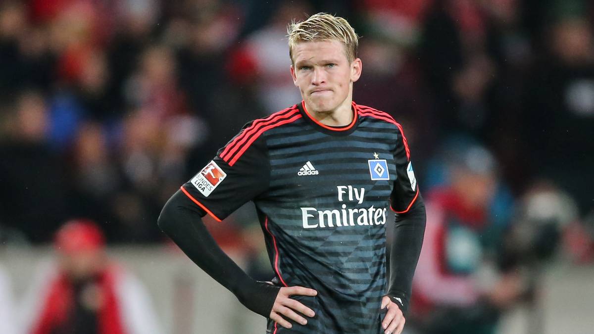 ARTJOMS RUDNEVS (2012) - Der lettische Nationalspieler kommt mit der Referenz von 33 Toren in 56 Spielen von Lech Posen aus der polnischen Ekstraklasa an die Elbe. Knapp 3,5 Millionen Euro zahlen die Hamburger für den Mittelstürmer