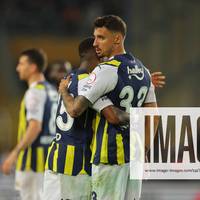 Die Profi-Fußball-Disziplinarkommission der Süper Lig verhängt hohe Strafen gegen Fenerbahçe, Präsident Ali Koç und weitere Vereine und Einzelpersonen wegen unsportlichen Verhaltens.