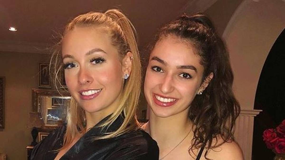 ... die Ungarin Fanny Stollar (l.), die sich zusammen mit ihrer nicht minder attraktiven Begleitung präsentiert. Ihre Outfits passen - zumindest farblich - zum Black Friday