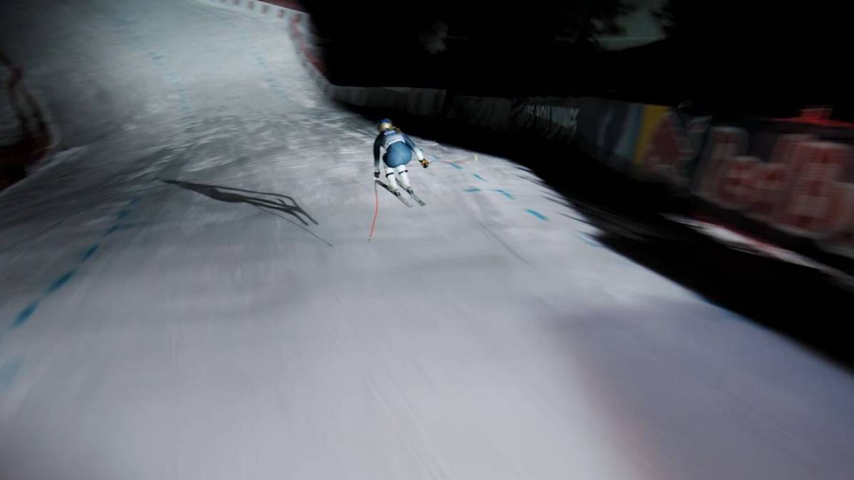 Olympiasiegerin ist sie schon. Jetzt hat sich die Skirennläuferin Lindsey Vonn auf der legendären Streif-Abfahrt einen Kindheitstraum erfüllt.