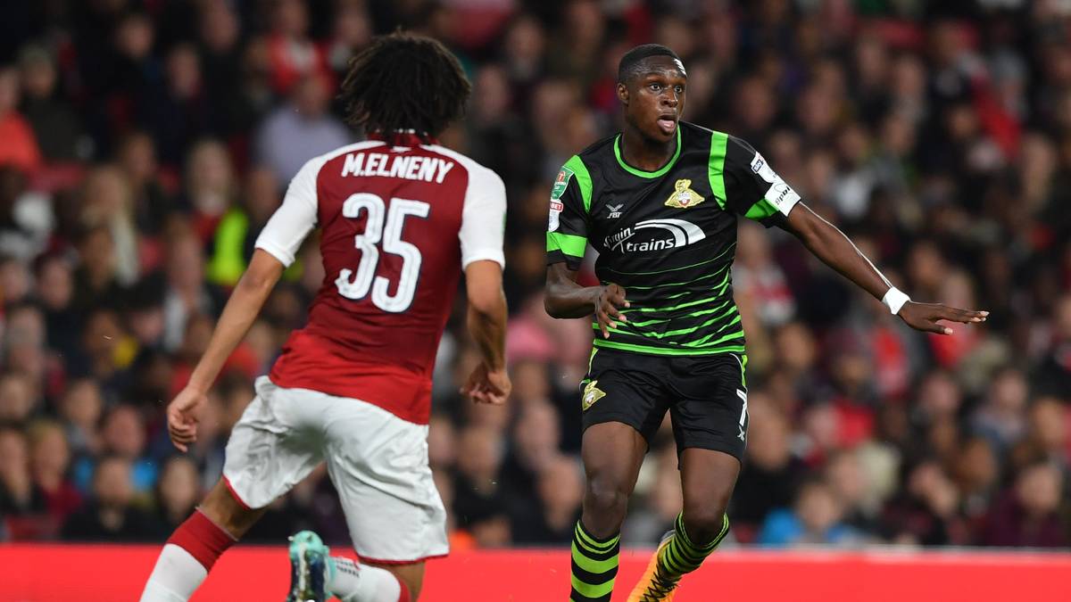 Dort ist Kongolo zwar Stammspieler, für Guardiolas Premier League-Kader reicht es aber nicht. Im Sommer 2018 verkaufen die Citizens ihn für 800.000 Euro an Heerenveen in sein Heimatland. Dort spielt er nur eine Nebenrolle und ist nur noch 550.000 Euro wert