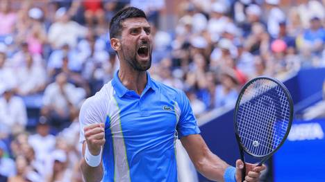 Novak Djokovic feiert den Sieg