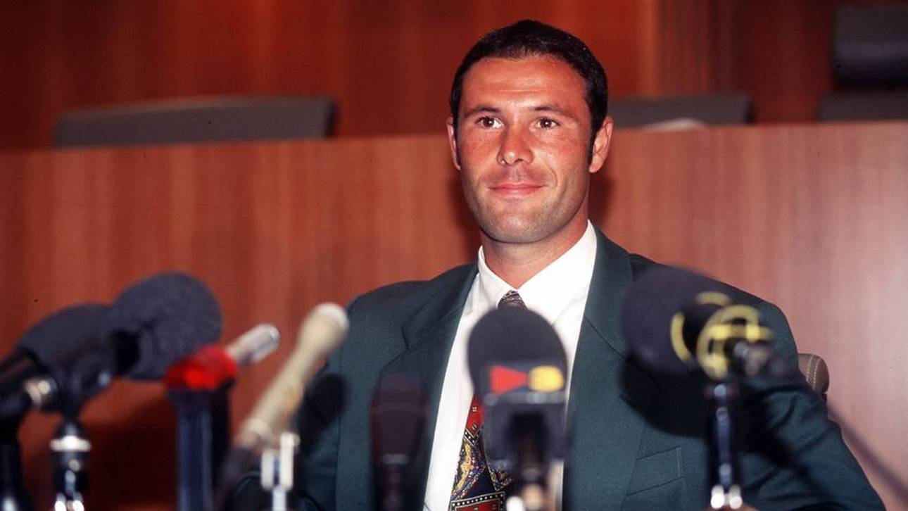 Jean Marc Bosman (Belgien) auf der Pressekonferenz nach seinem Prozess vor dem Europäischen Gerichtshof im Jahr 1995