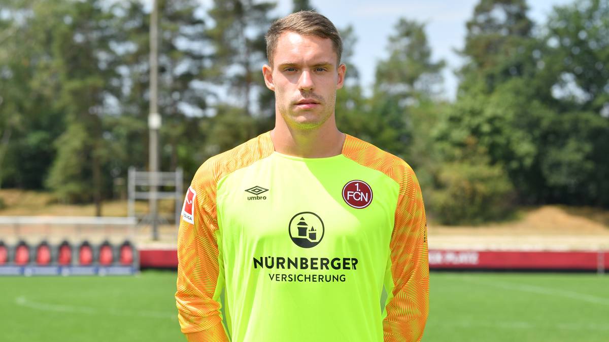 PLATZ 23: CHRISTIAN MATHENIA (1. FC Nürnberg): Weisse Westen: 2 - Gegentore: 40