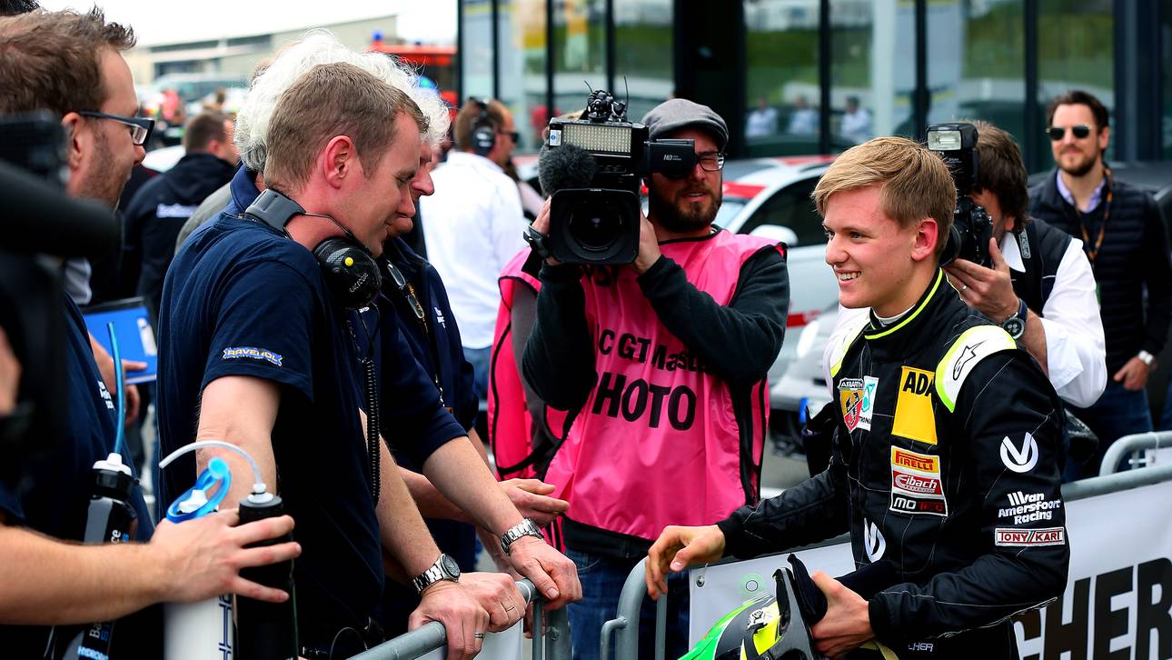 Schumacher trotzt dem riesigen Rummel