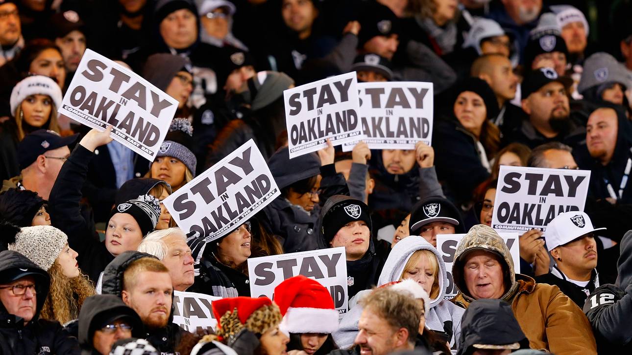 San Diego Chargers v Oakland Raiders