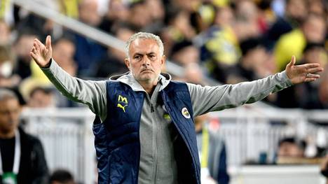 José Mourinho trainiert Fenerbahce Istanbul