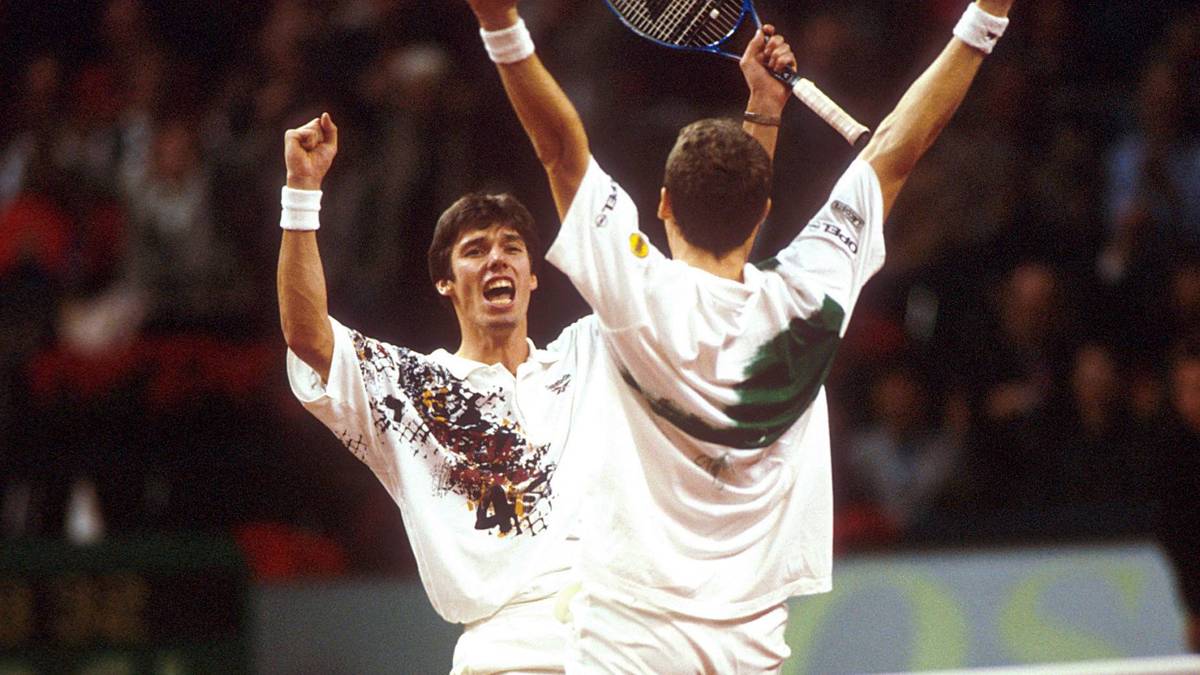 Auch im Doppel mit Patrick Kühnen behält der Elmshorner die Oberhand. Stich wird zum ernsthaften Konkurrenten von Boris Becker. Kein Wunder, dass sich die beiden nicht besonders mögen und das obwohl sie 1992 im Doppel die Goldmedaille bei den Olympischen Spielen in Barcelona gewinnen