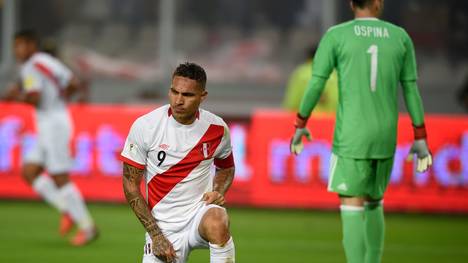 Paolo Guerrero (l.) darf doch nicht mit zur WM