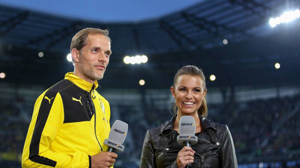Doppelte Premiere am Spielfeldrand: Thomas Tuchel vor seinem ersten Pflichtspiel als Dortmunder Trainer, und Laura Wontorra bei ihrem ersten Einsatz als Feldreporterin für SPORT1 bei einem Europacupspiel
