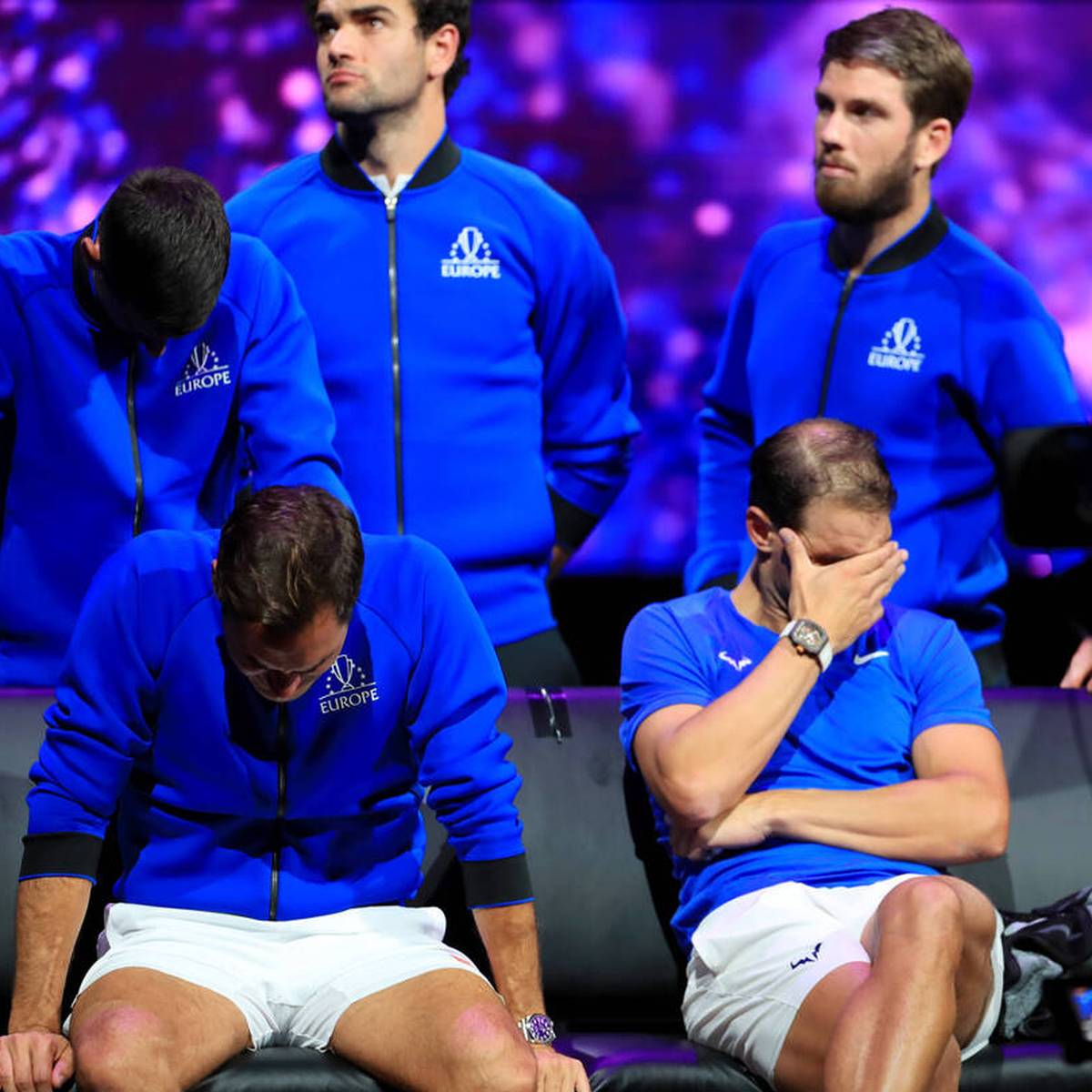Rafael Nadal bricht nach dem letzten Tennis-Spiel von Roger Federer in Tränen aus. Der Spanier erklärt, warum er nach dem letzten Match des Schweizer so emotional war. 