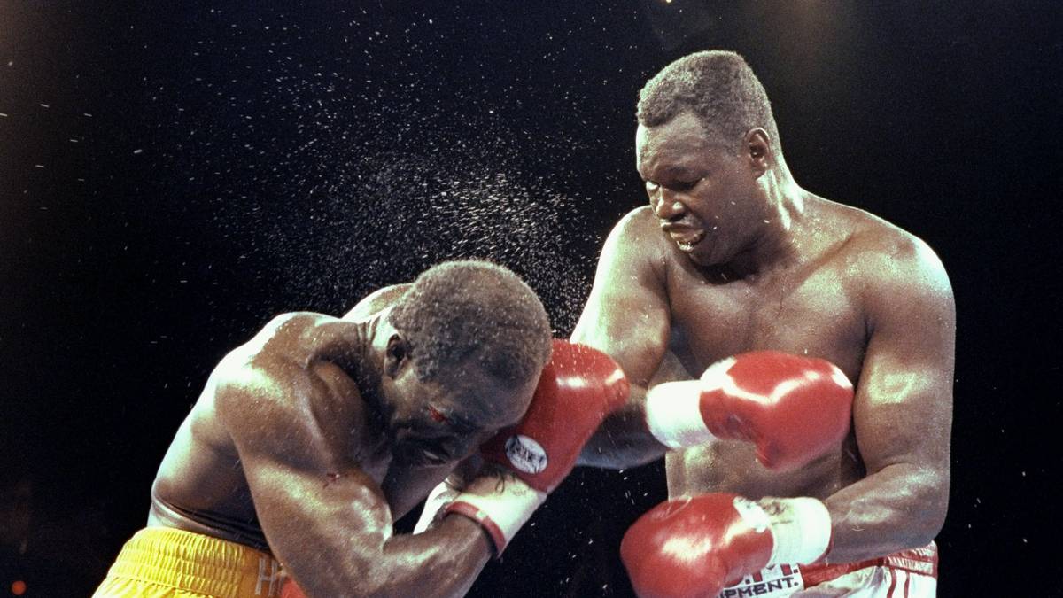 PLATZ 9 - LARRY HOLMES: Der "Easton Assassin" dominierte die Gewichtsklasse in der Ära zwischen Muhammad Ali und Mike Tyson, war von 1978 bis 1985 Champion. Bezwang 1980 sogar Ali, der allerdings auch weit entfernt von seinen besten Zeiten war
