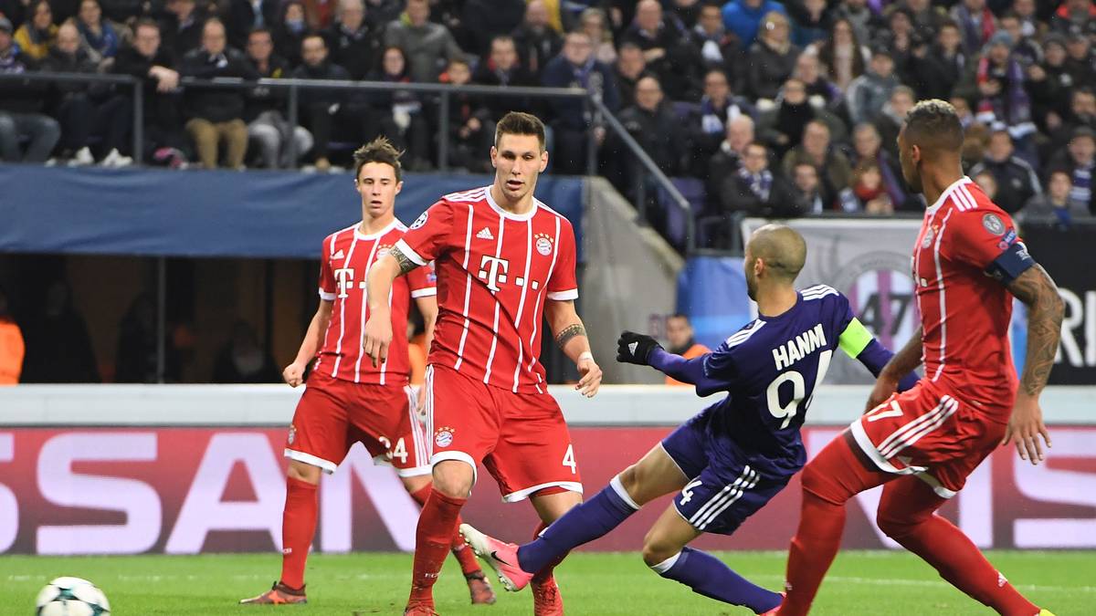 NIKLAS SÜLE: Der Ex-Hoffenheimer ließ sich nach gutem Beginn von den nervösen Nebenleuten anstecken und hatte Glück, dass sein Rempler im Strafraum gegen Gerkens (41.) nicht mit Foulelfmeter geahndet wurde. Kam beim Ausgleich ebenfalls zu spät. SPORT1-Note: 4