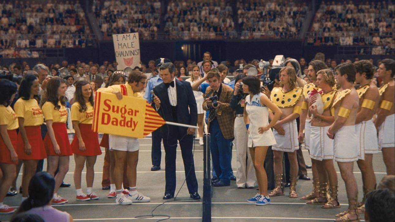 Bis heute eines der legendärsten Tennis-Duelle: Der Battle Of The Sexes zwischen Billie Jean King und Bobby Riggs, hier dargestellt in der gleichnamigen Verfilmung von 2017
