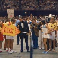 Billie Jean King hat sich im Tennis ein Vermächtnis aufgebaut, das weit über ihre Rekorde auf dem Platz hinausgeht. Ihr in Hollywood verewigter „Battle of the Sexes“, der sich zum 50. Mal jährt, ist legendär.