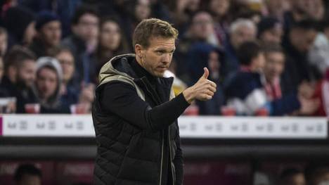 Julian Nagelsmann könnte jetzt etwas hellhörig werden. Die Zukunft seines Lieblingsspielers Frenkie de Jong ist beim FC Barcelona offenbar ungewiss. Wie die Marca berichtet, ist de Jong bei den Katalanen nicht mehr zufrieden. 