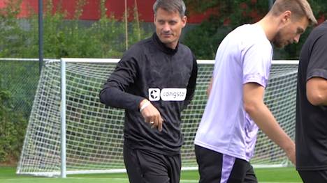 Der FC St. Pauli startete am Donnerstag in die Saisonvorbereitung. Bei Trainer Alexander Blessin, den Spielern und Fans herrscht Euphorie.