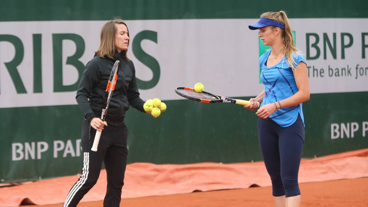 Tennis-Legende Justine Henin bereitet derweil ihren Schützling Elina Switolina auf ihr Achtelfinale gegen Serena Williams vor. Die siebenmalige Grand-Slam-Siegerin weiß, wovon sie spricht. In ihrer aktiven Karriere gewann die Belgierin vier von fünf Partien auf Sand gegen Williams