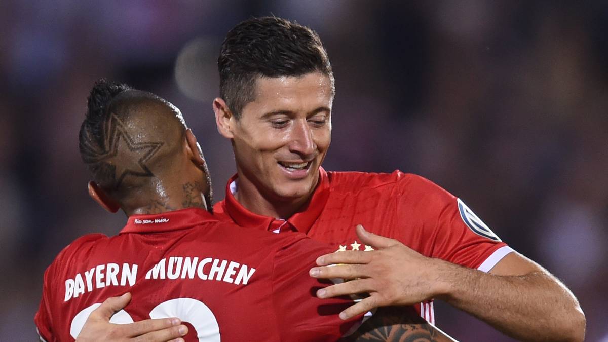 Besonders kunstvoll ist diese Variante, bei welcher der Stern sogar noch einen Schweif über die linke Kopfseite von Vidal hinter sich her zieht