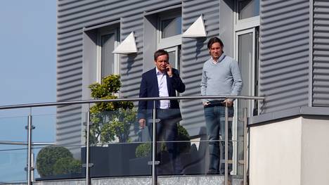 Horst Heldt und Gerhard Zuber arbeiteten schon 2013 auf Schalke zusammen
