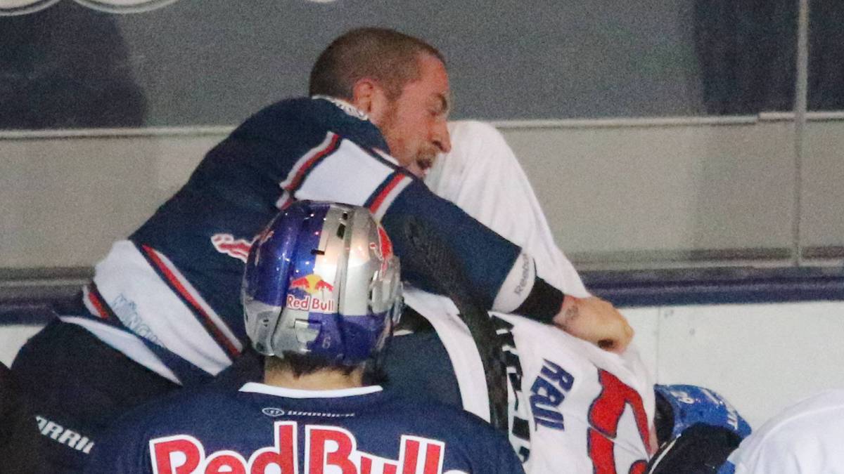 Direkt bei seinem ersten Heim-Auftritt in der DEL sorgt Pinizzotto, der zuvor in der NHL für die Edmonton Oilers spielte, für mächtig Aufsehen. Mannheims Denis Reul trägt nach einer Schlägerei einen Kieferbruch davon