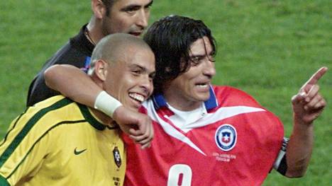 Ivan Zamorano (r., mit Ronaldo) erreichte 1998 mit Chile das WM-Achtelfinale