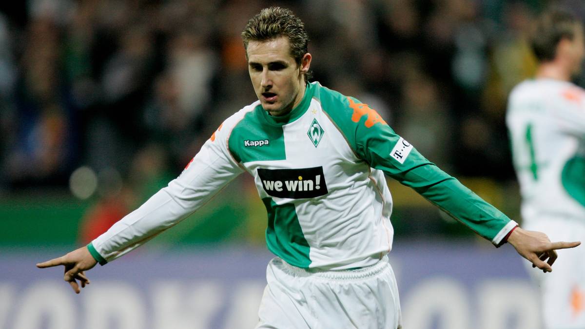 2006: MIROSLAV KLOSE: Ein Jahr später ist erneut ein Bremer an der Reihe - nach Torjägerkanone und fünf Treffern bei der WM 2006 hat sich Klose die Auszeichnung zum Fußballer des Jahres verdient
