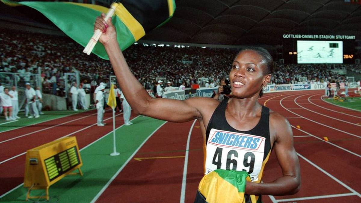 MERLENE OTTEY: Ehemalige jamaikanische Leichtathletin. Die 1960 geborene Ottey gehört zu den erfolgreichsten Sprinterinnen der Geschichte. Bei Leichtathletikweltmeisterschaften holte sie 21 Medaillen. Sechsmal war es Gold.