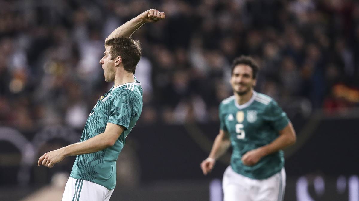 Den 0:1-Rückstand durch Rodrigo Moreno glich Thomas Müller noch vor dem Seitenwechsel durch ein Traumtor aus rund 25 Metern aus. Die zweite Hälfte dann ein schwungvolles Hin und Her, es blieb allerdings beim Unentschieden. Trotz starker Spielanlage schon damals ein Problem: die Chancenverwertung