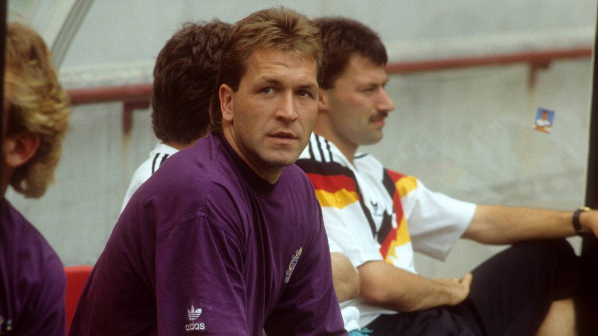 Andreas Köpke (M.) ist nur der dritte Torhüter. Auszeichnen kann er sich nur im Training. Denn auch er steht keine Minute auf dem Platz.