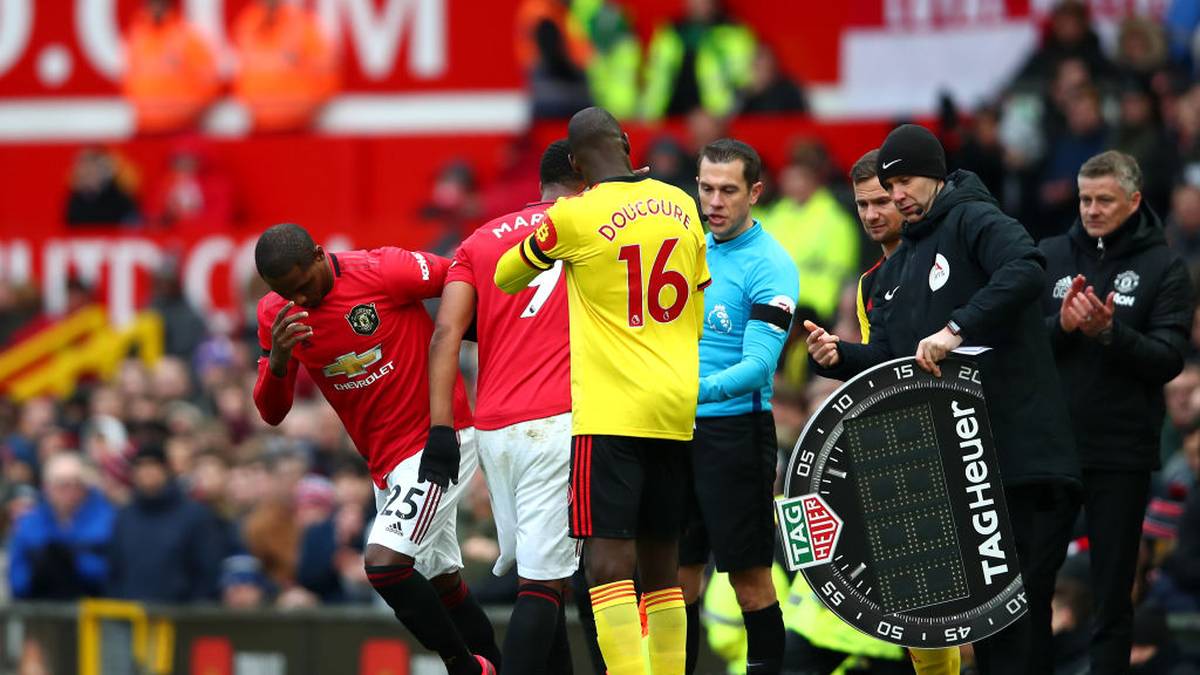 MANCHESTER UNITED: Da Marcus Rashford noch monatelang ausfällt und Mason Greenwood erst 18 Jahre alt ist, verpflichtete ManUnited am Deadline Day Odion Ighalo für die Neuner-Position. Der Nigerianer kommt zum Einsatz, wenn Stammstürmer Anthony Martial eine Pause braucht