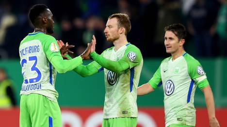 Maximilian Arnold (M.) bleibt dem VfL Wolfsburg erhalten