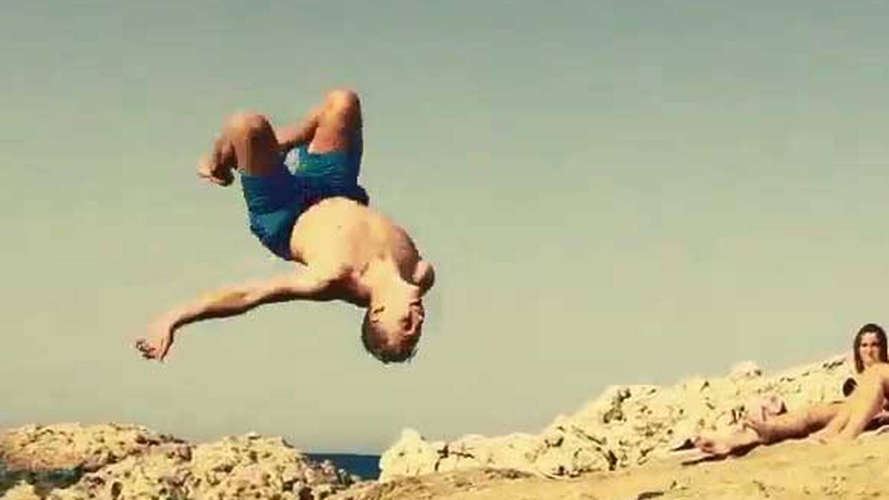 Brandt macht Salto von Klippe