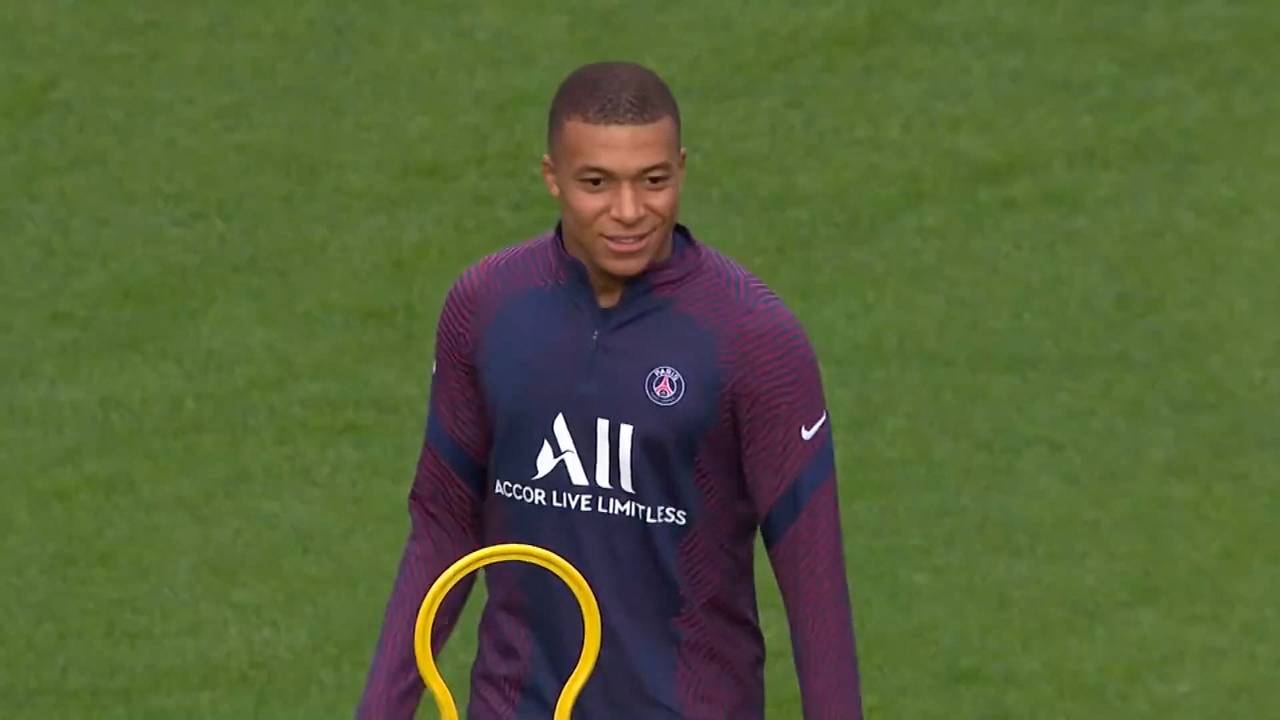 Transfermarkt: Kylian Mbappé von Paris Saint-Germain verlängert dank viel Geld