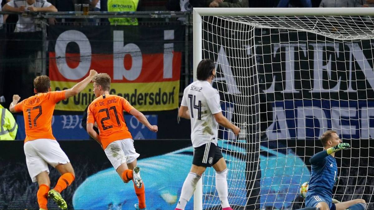 DAILY MAIL: "Holland gewinnt Sechs-Tore-Thriller gegen den Rivalen Deutschland"