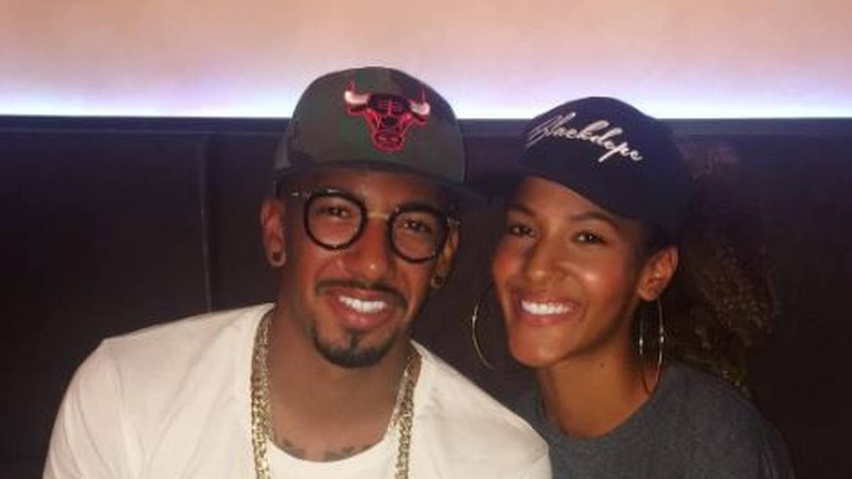 ... und ihrem Bruder Jerome. Die Boatengs haben bekanntlich unterschiedliche Väter, wuchsen getrennt voneinander auf