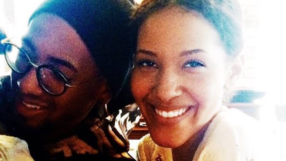 Das gute Verhältnis der beiden dauert bis heute an. Mit diesem Foto verbindet Avelina ihre Geburtstagsglückwünsche an ihren Bruder