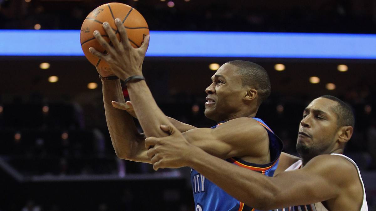 PLATZ 17 - RUSSELL WESTBROOK (17,8 PER): Mit 21 Jahren zauberte Westbrook bei den Thunder im Schnitt 16,1 Punkte, 4,9 Rebounds und 8,0 Assists aufs Parkett. Inzwischen hat er in den vergangenen drei Jahren ein Triple-Double jeweils über eine gesamte Saison aufgelegt und darf sich mit MVP-Ehren schmücken