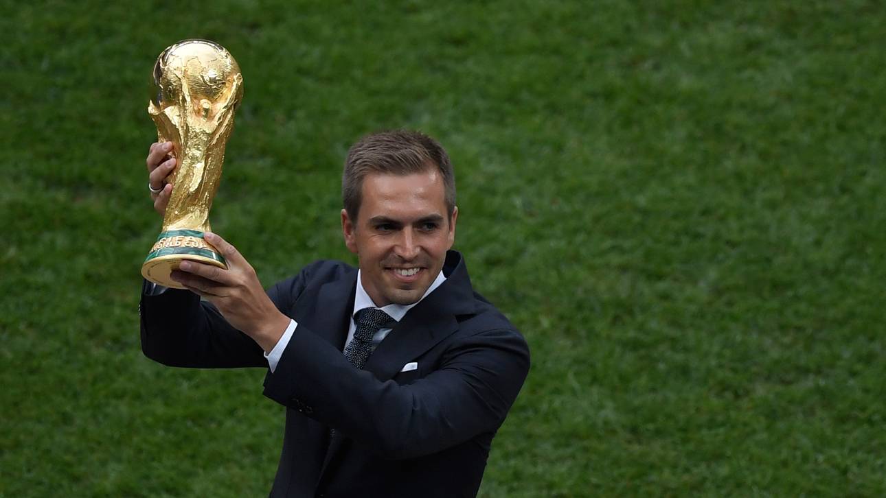 Lahm rechtfertigt Löw-Kritik